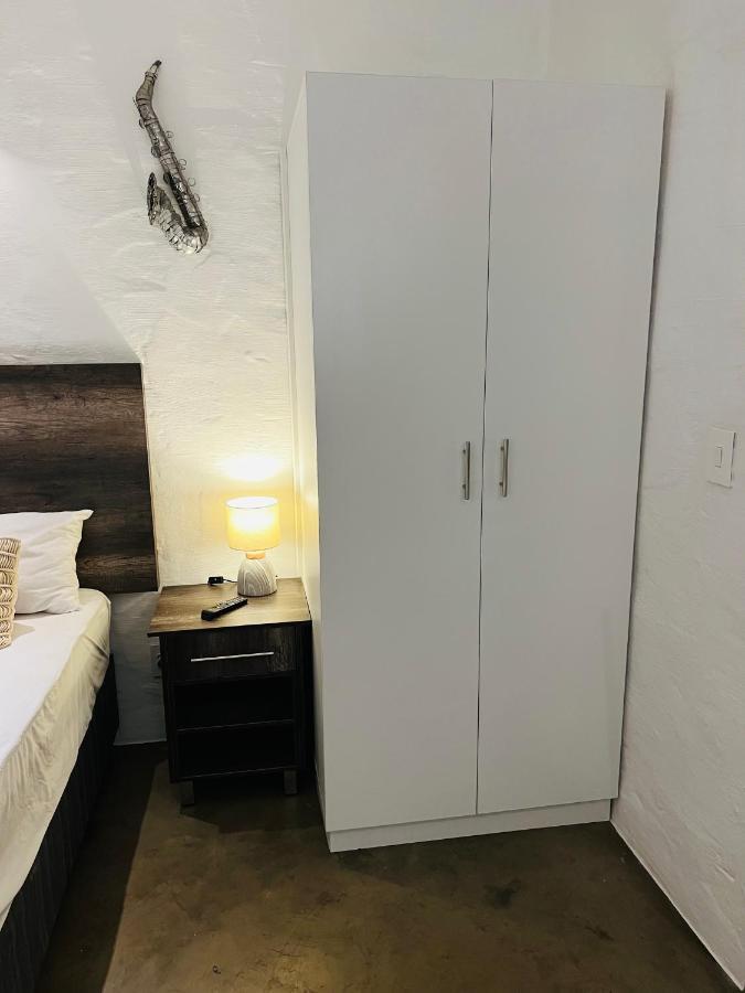 City Living Apartment 119 - Washer, 4K Tv, Fast Wifi, & Sunny Balcony Johannesburg Buitenkant foto