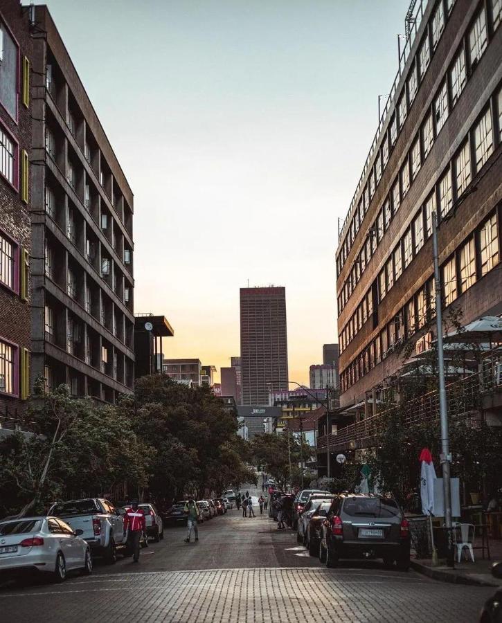 City Living Apartment 119 - Washer, 4K Tv, Fast Wifi, & Sunny Balcony Johannesburg Buitenkant foto